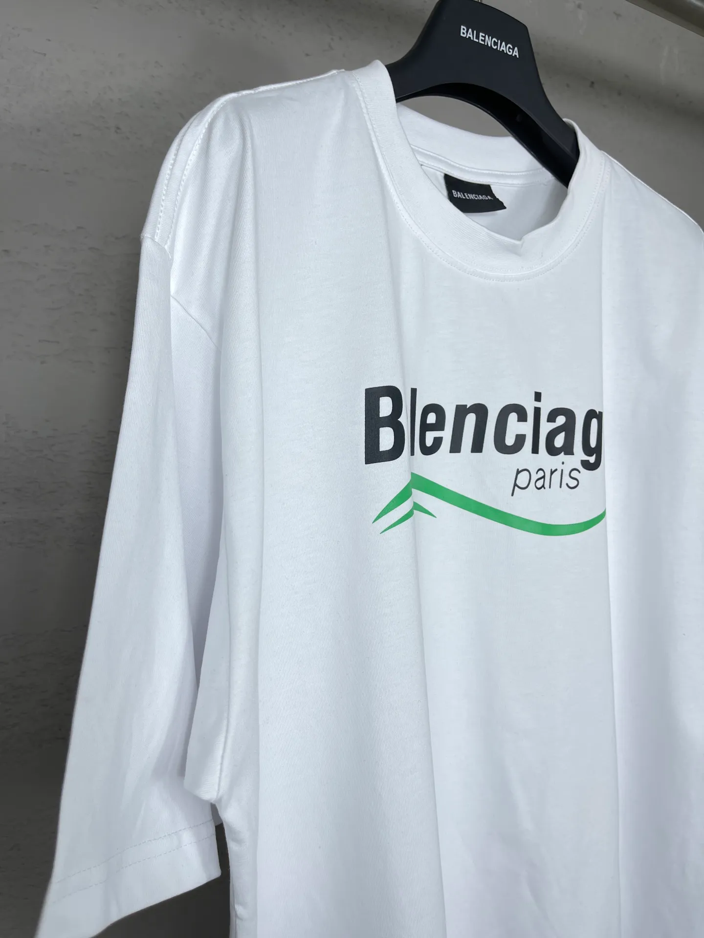 【 . Quality】BALENCI*GA/ BALENCI*GA#2023New Arrival， Lo GOClassic T . ZP . 260 ， . . . . Color Change。 。 . ， 。 OS . Same Style ：BL 223205 ：Black.White Size：XS L